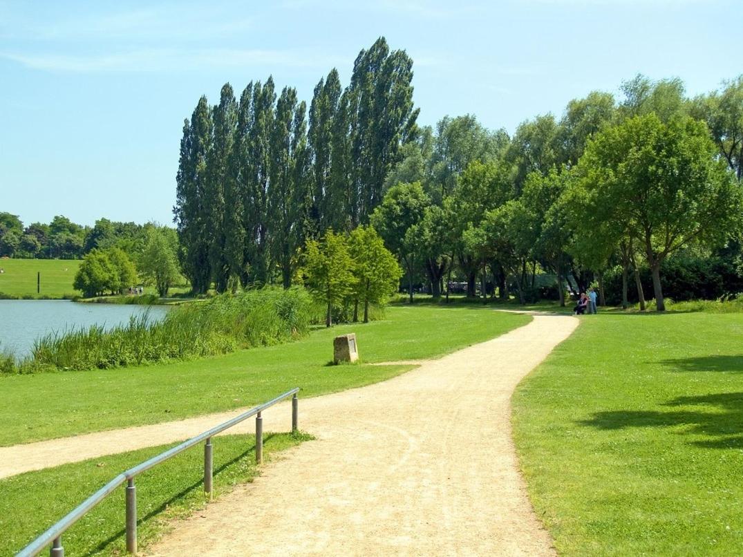 Studio / Chambre Calme Pres De L'Etang St Pierre. Amiens Exterior foto